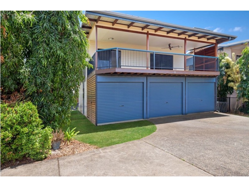 1/7 Tenni Street, Redlynch QLD 4870