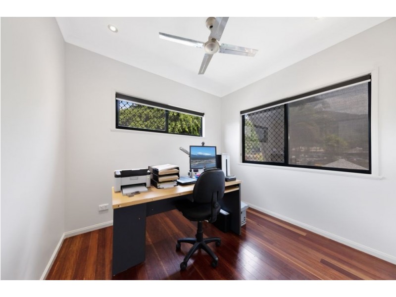 1/7 Tenni Street, Redlynch QLD 4870