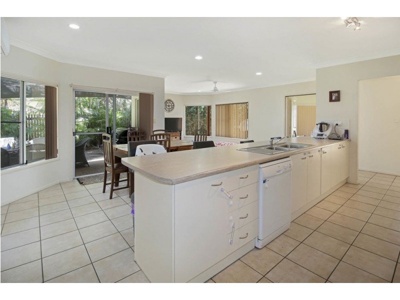 11 Everglade Rise, Brinsmead QLD 4870