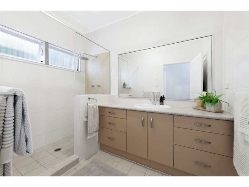 44 Walsh Street, Edge Hill QLD 4870