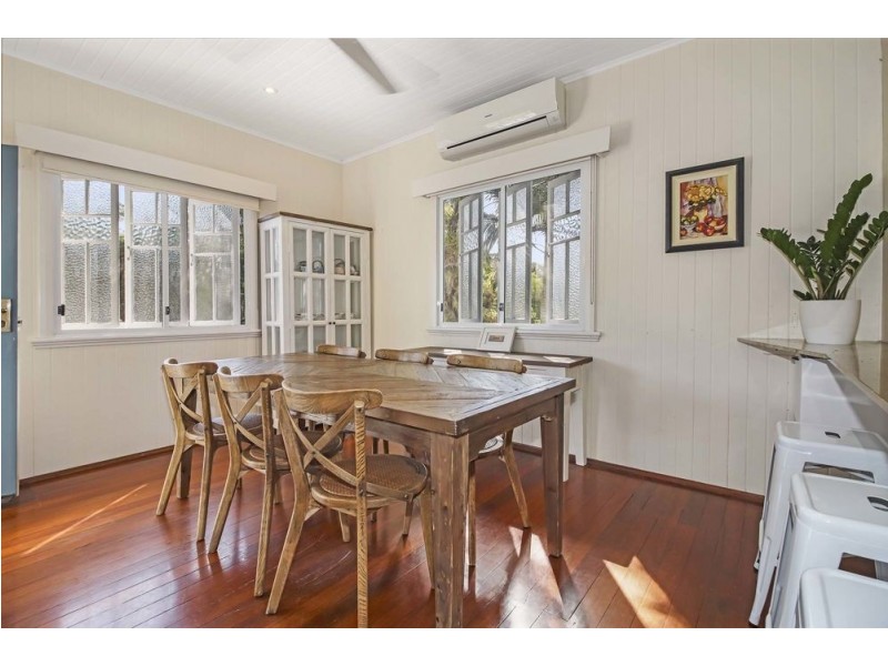 126 Upper Richardson Street, Whitfield QLD 4870