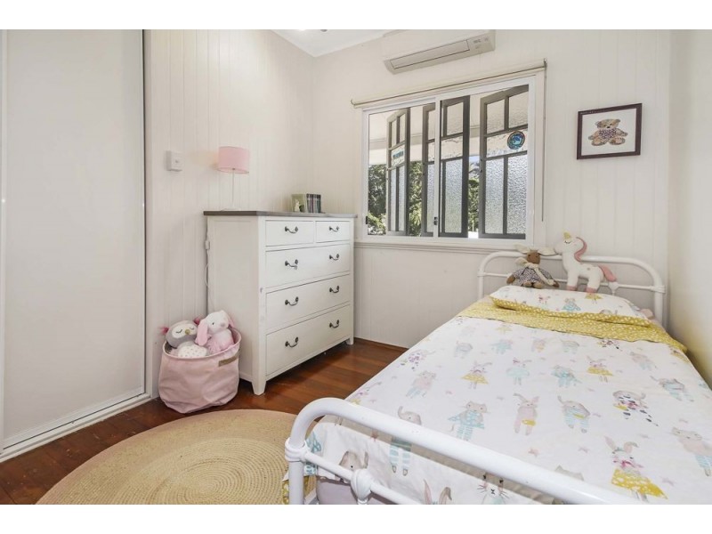 126 Upper Richardson Street, Whitfield QLD 4870