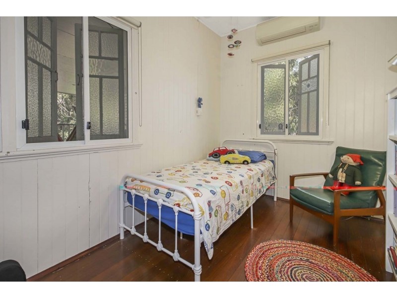 126 Upper Richardson Street, Whitfield QLD 4870