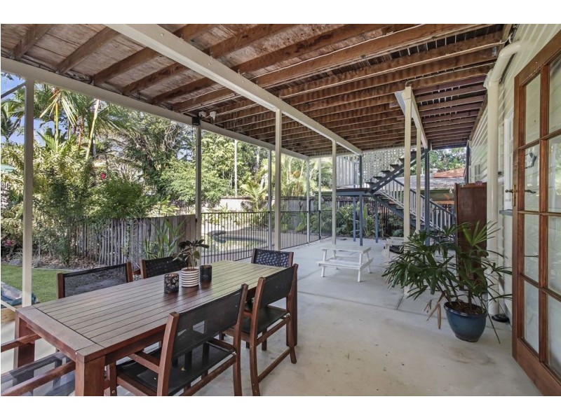 126 Upper Richardson Street, Whitfield QLD 4870