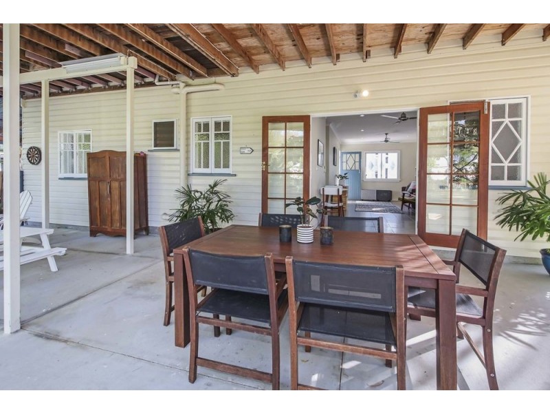 126 Upper Richardson Street, Whitfield QLD 4870
