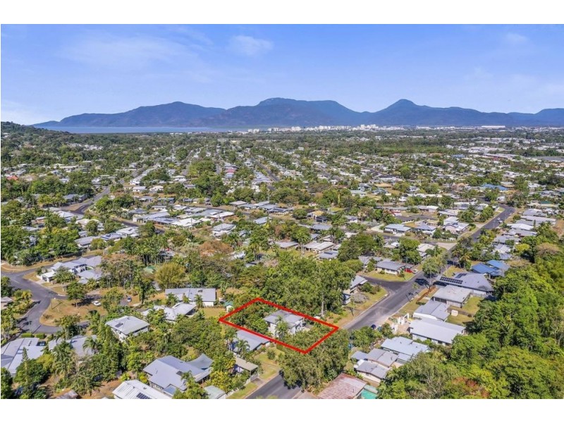 126 Upper Richardson Street, Whitfield QLD 4870