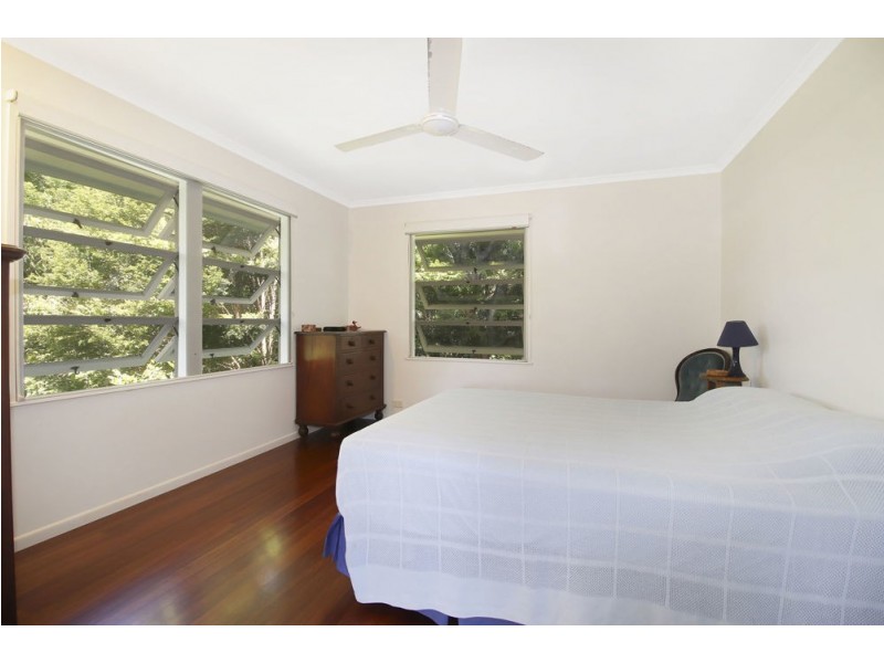 61 Hillview Crescent, Whitfield QLD 4870