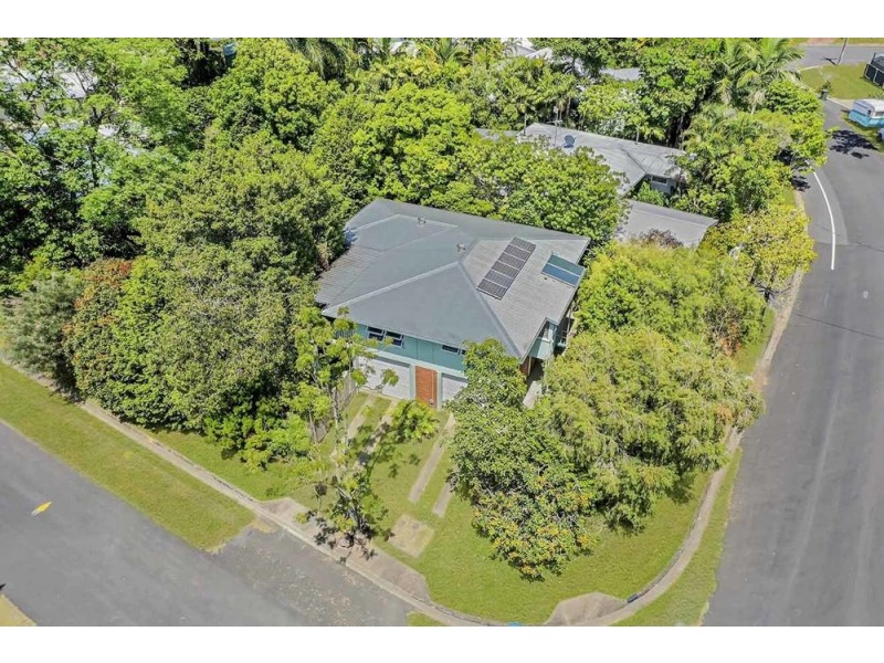61 Hillview Crescent, Whitfield QLD 4870
