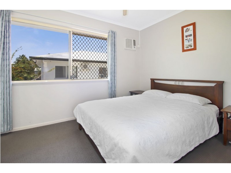 2/19 Rutherford Street, Yorkeys Knob QLD 4878