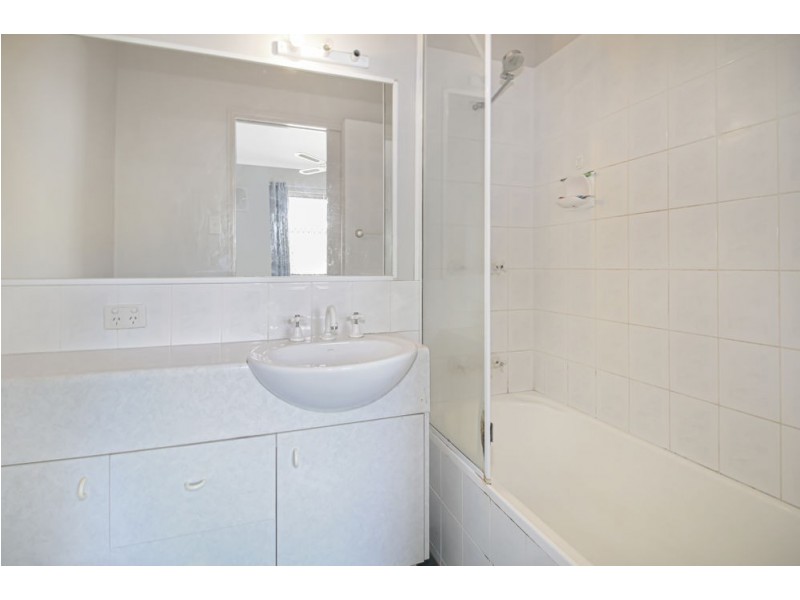 2/19 Rutherford Street, Yorkeys Knob QLD 4878