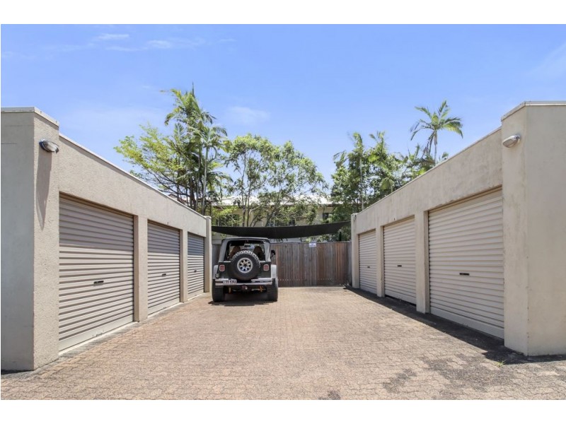 2/19 Rutherford Street, Yorkeys Knob QLD 4878