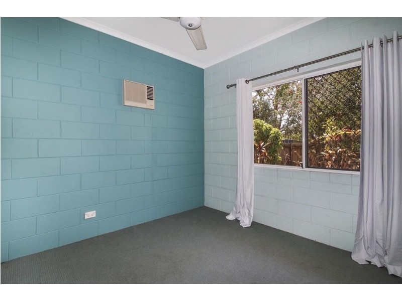 Villa 2/2-6 Lake Placid Road, Caravonica QLD 4878