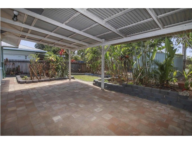 Villa 2/2-6 Lake Placid Road, Caravonica QLD 4878