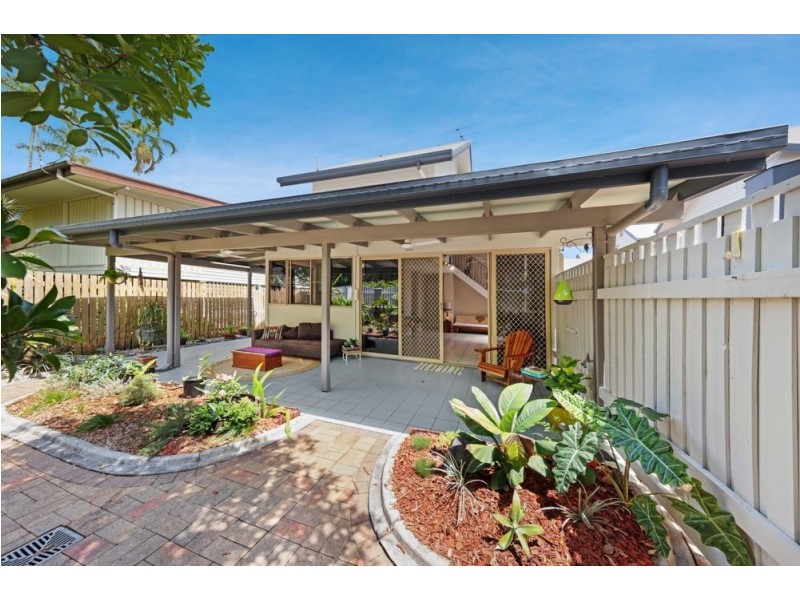 1/4 Vallely Street, Freshwater QLD 4870