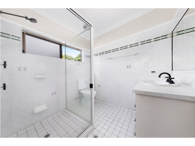 1/4 Vallely Street, Freshwater QLD 4870