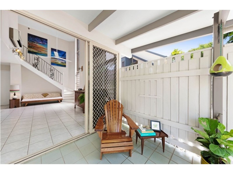 1/4 Vallely Street, Freshwater QLD 4870