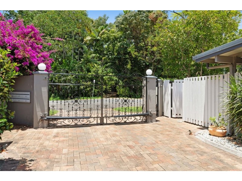 1/4 Vallely Street, Freshwater QLD 4870