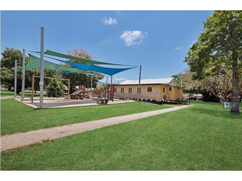1/4 Vallely Street, Freshwater QLD 4870