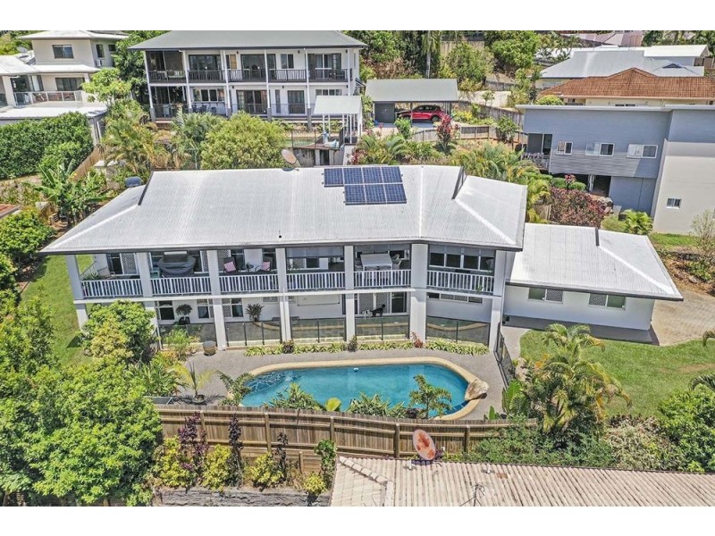 3 Woodmont Place, Mooroobool QLD 4870