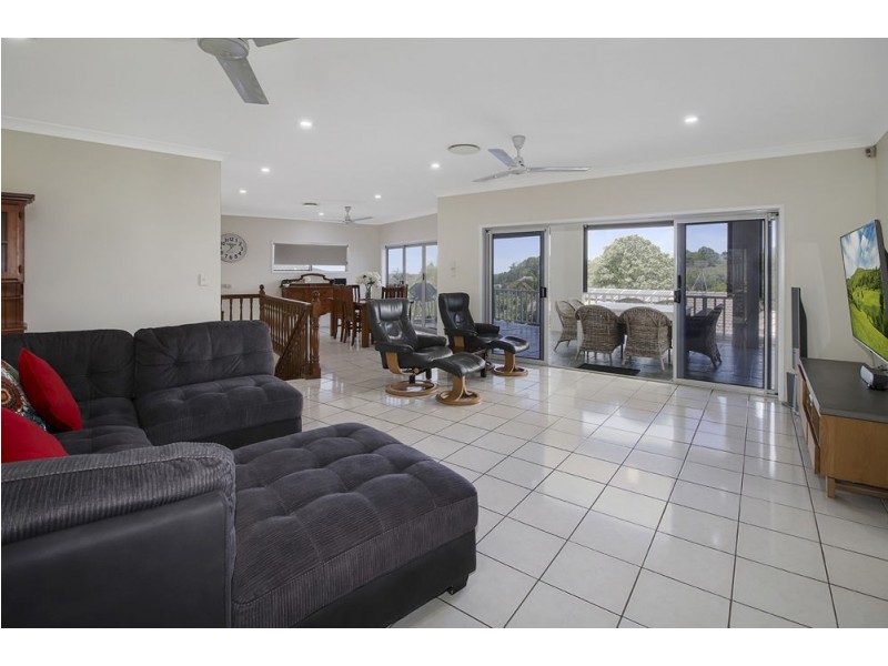 3 Woodmont Place, Mooroobool QLD 4870
