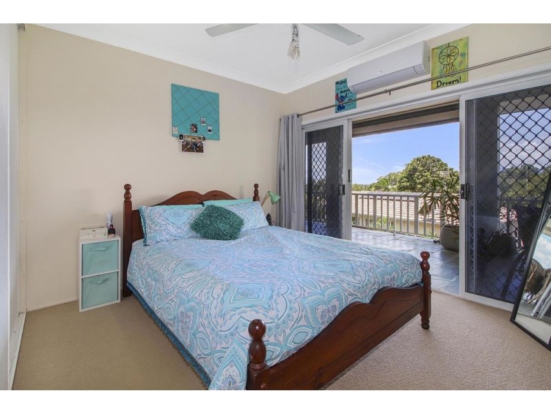3 Woodmont Place, Mooroobool QLD 4870