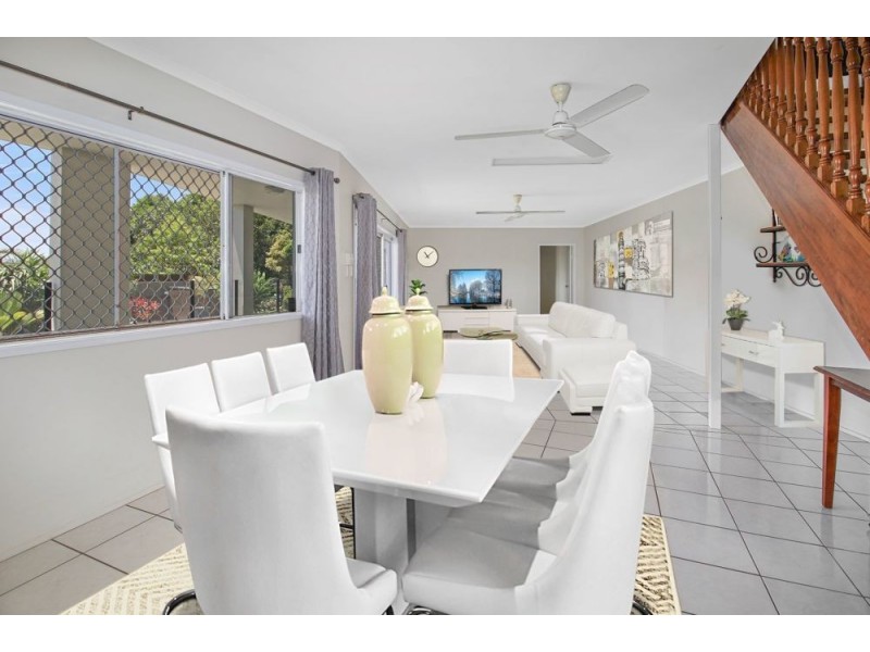 3 Woodmont Place, Mooroobool QLD 4870