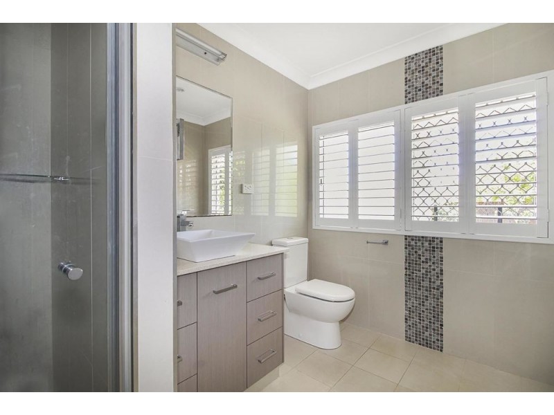 3 Woodmont Place, Mooroobool QLD 4870