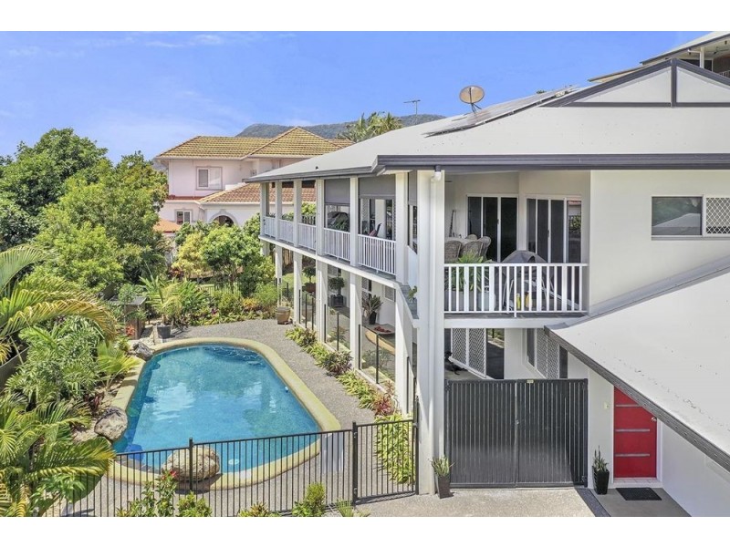 3 Woodmont Place, Mooroobool QLD 4870