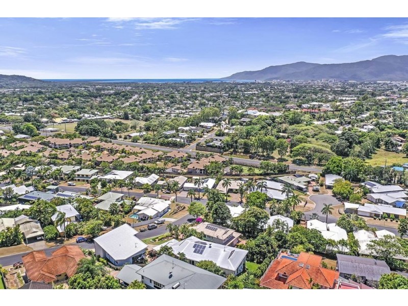 3 Woodmont Place, Mooroobool QLD 4870