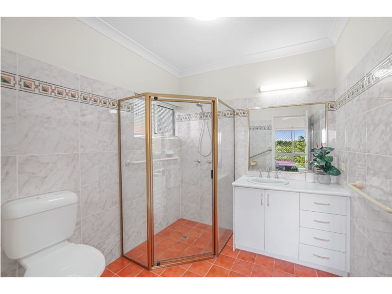 8 Himalaya  Close, Mount Sheridan QLD 4868