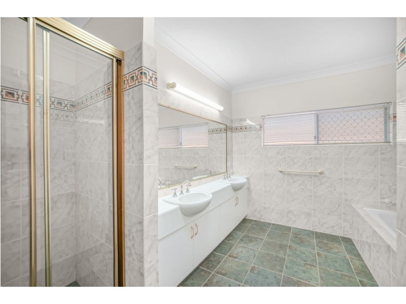 8 Himalaya  Close, Mount Sheridan QLD 4868