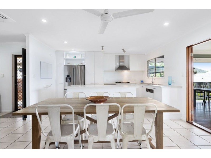 12 McKinlay Street, Whitfield QLD 4870