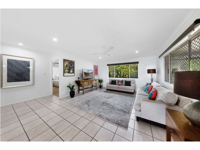 12 McKinlay Street, Whitfield QLD 4870