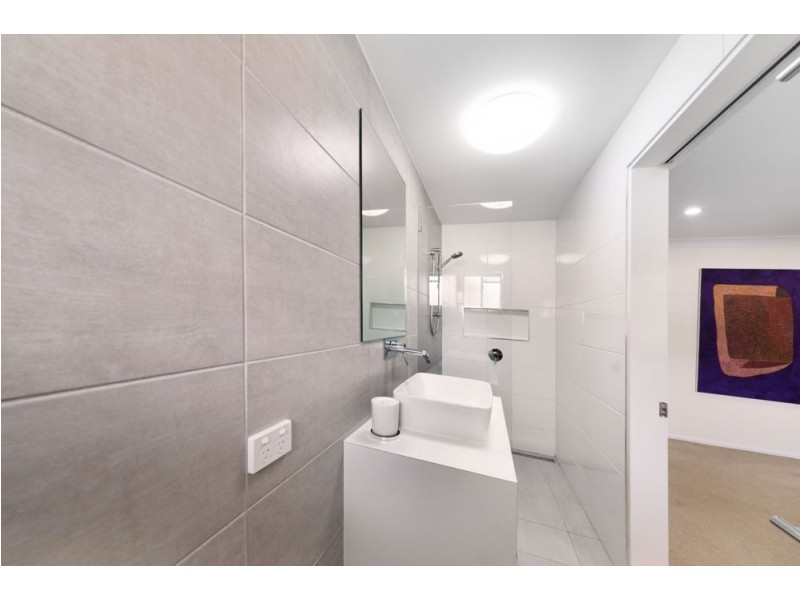 12 McKinlay Street, Whitfield QLD 4870