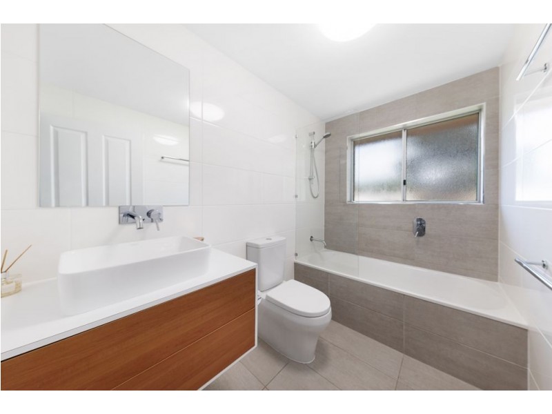 12 McKinlay Street, Whitfield QLD 4870