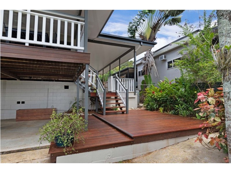 12 McKinlay Street, Whitfield QLD 4870