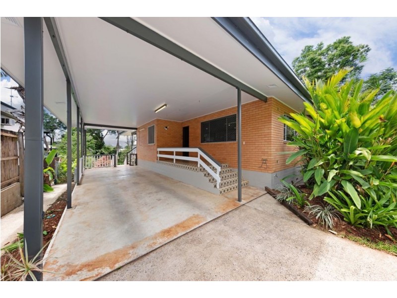 12 McKinlay Street, Whitfield QLD 4870