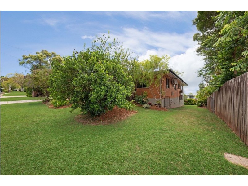 12 McKinlay Street, Whitfield QLD 4870