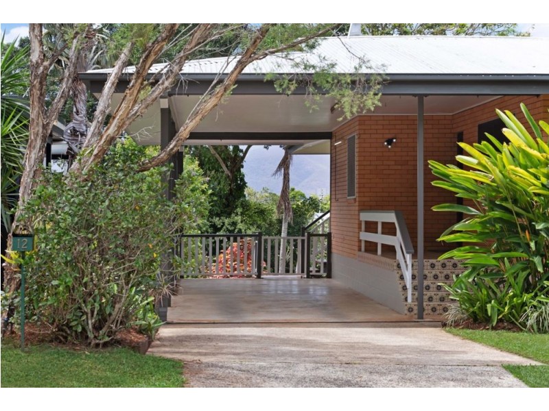 12 McKinlay Street, Whitfield QLD 4870