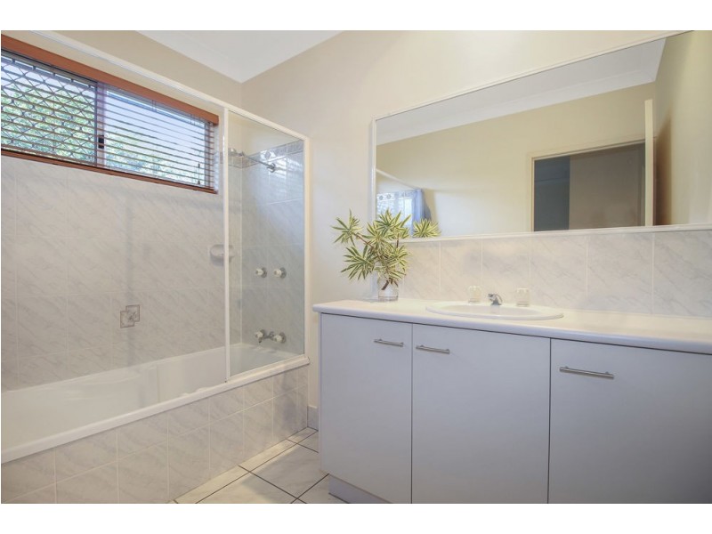 32 Albatross Street, Kewarra Beach QLD 4879