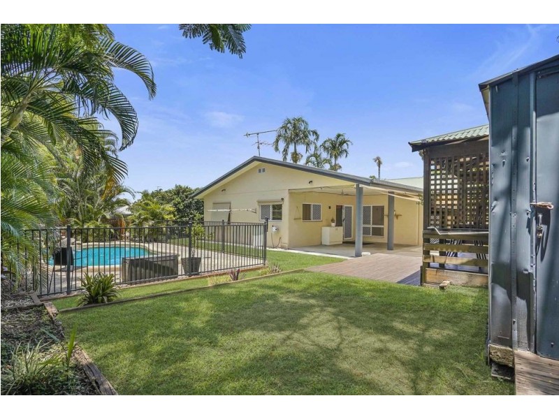 32 Albatross Street, Kewarra Beach QLD 4879
