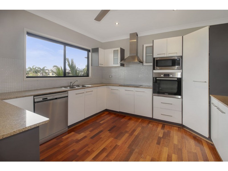 87 Daphne Drive, Redlynch QLD 4870