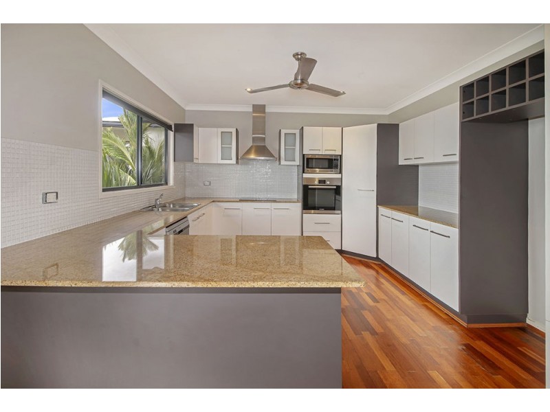 87 Daphne Drive, Redlynch QLD 4870