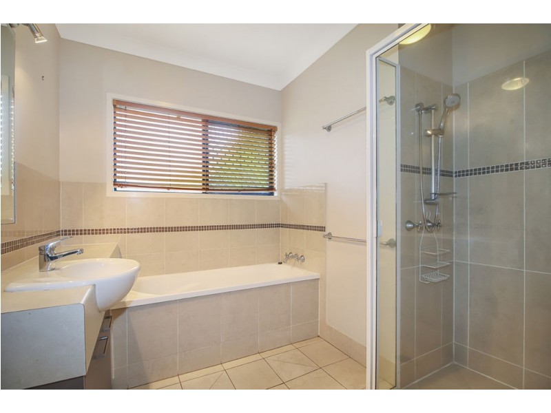 87 Daphne Drive, Redlynch QLD 4870