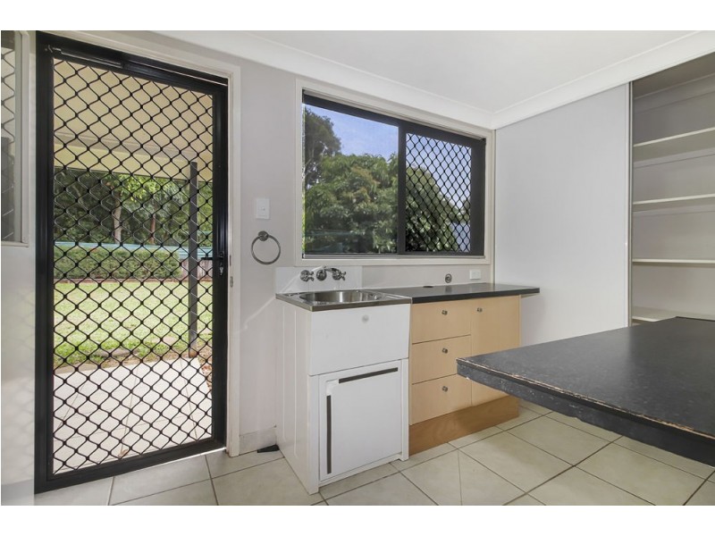 87 Daphne Drive, Redlynch QLD 4870