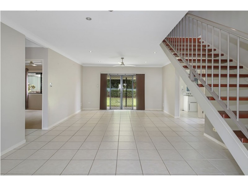 87 Daphne Drive, Redlynch QLD 4870