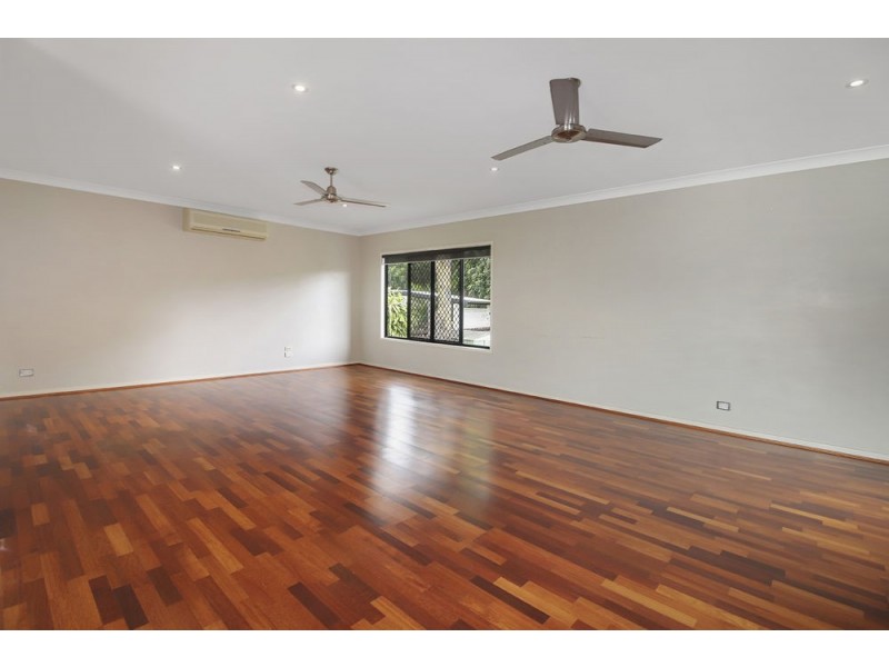 87 Daphne Drive, Redlynch QLD 4870