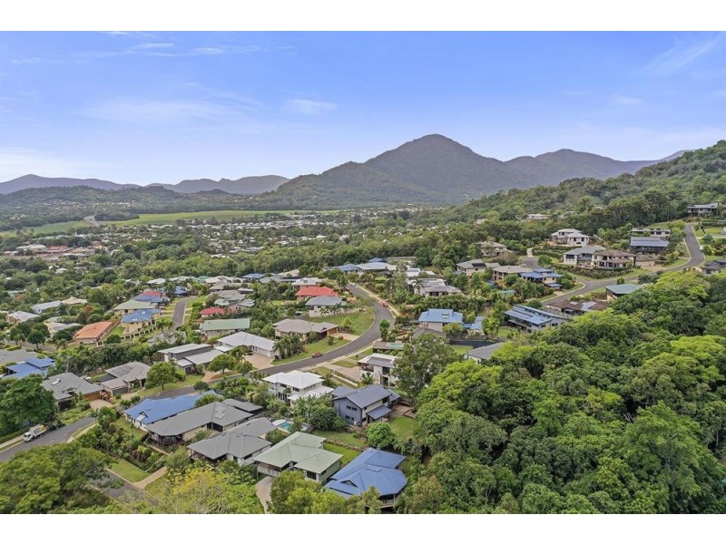 87 Daphne Drive, Redlynch QLD 4870