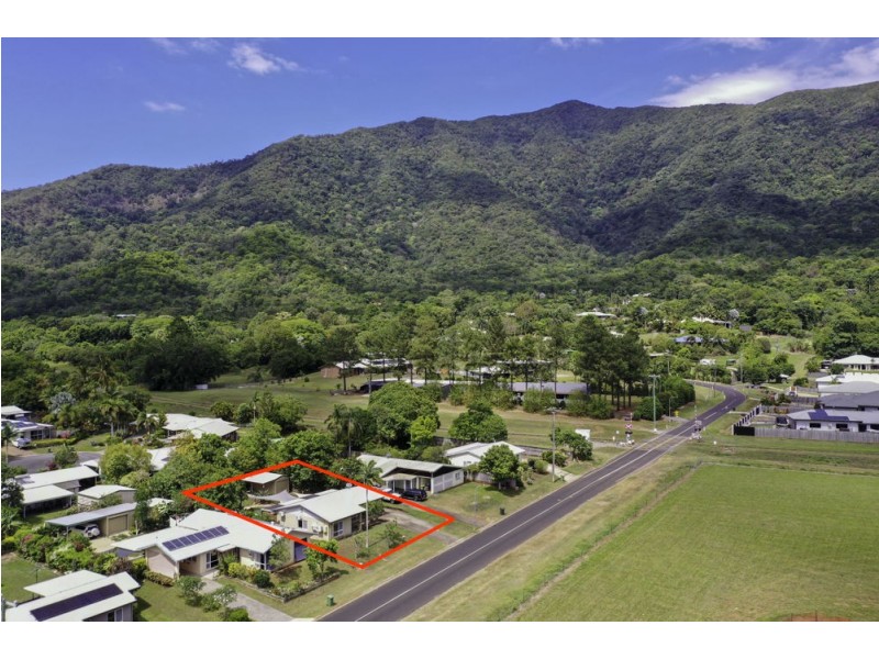 61 Shaws Road, Redlynch QLD 4870