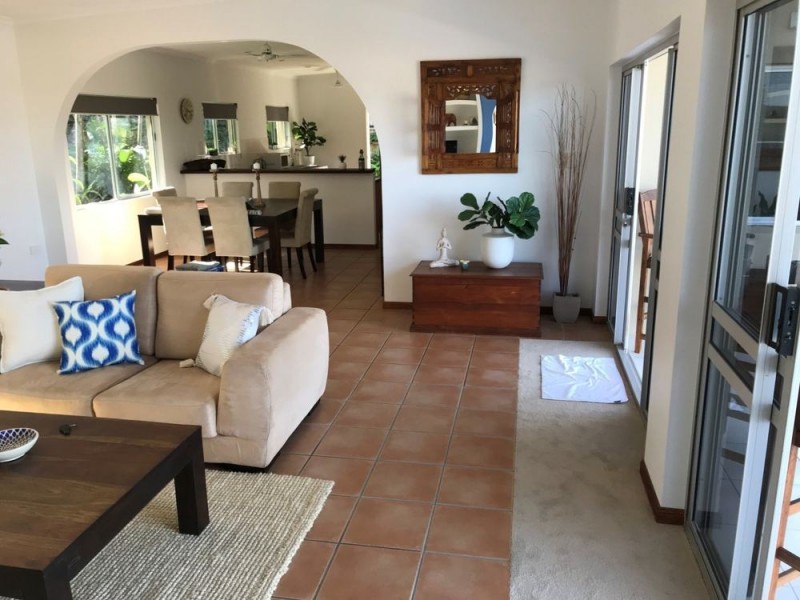 4 Knowles Street, Whitfield QLD 4870